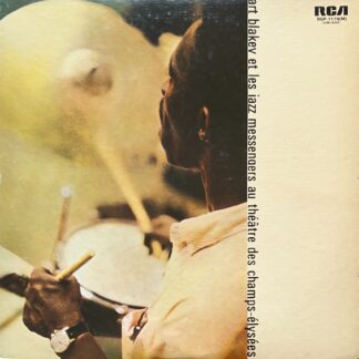 au Theatre des Champs-Elysees